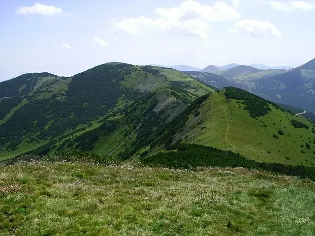 Grüne Bergkämme des Vranica-Gebirges